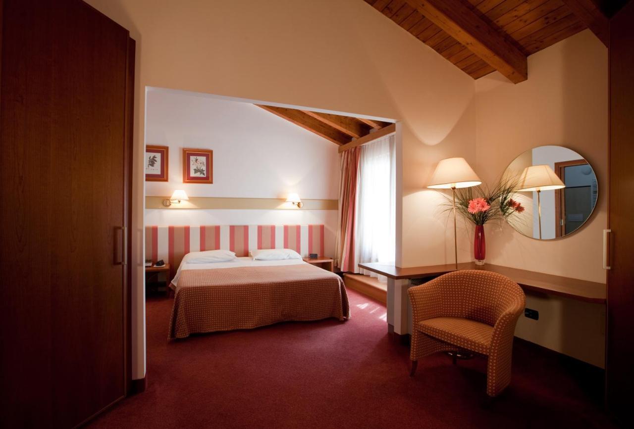 Eurohotel Palace Maniago Exterior photo
